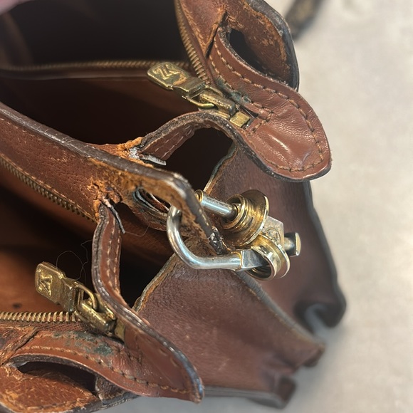 Louis Vuitton - Picture 11 of 16